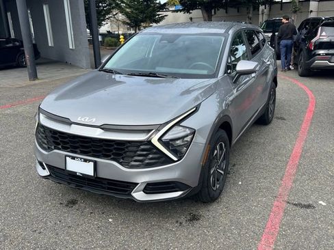 Certified 2023 Kia Sportage LX image 3