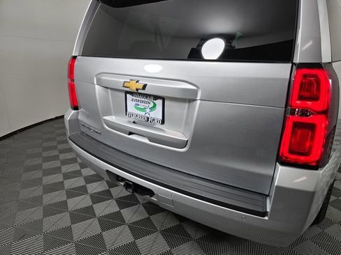 Used 2018 Chevrolet Suburban LT AWD/4WD image 15