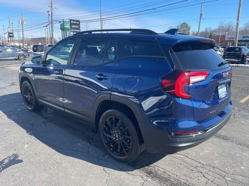Certified 2023 GMC Terrain SLE w/ Driver Convenience Package image 4