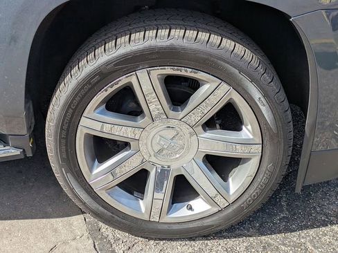 Used 2020 Cadillac Escalade Luxury image 10