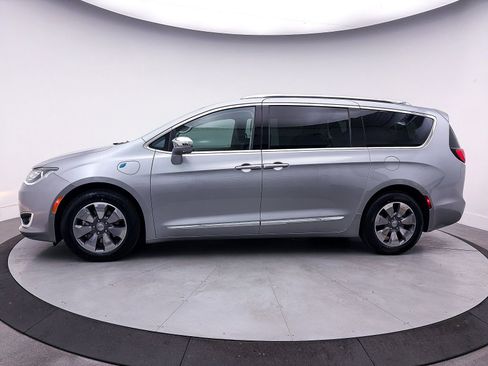 Used 2020 Chrysler Pacifica Limited w/ Advanced Safetytec Group image 43