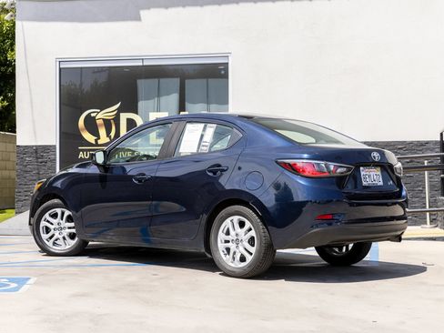 Used 2018 Toyota Yaris iA FWD image 11