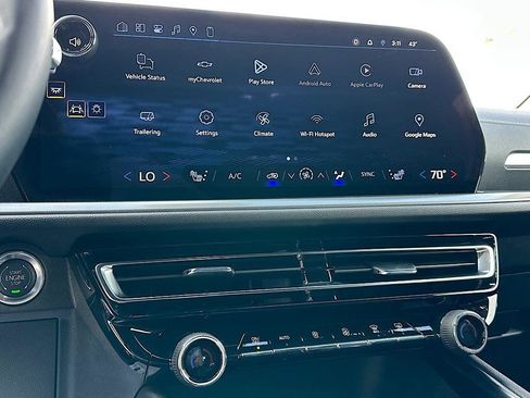 Used 2026 Chevrolet Traverse LT image 23