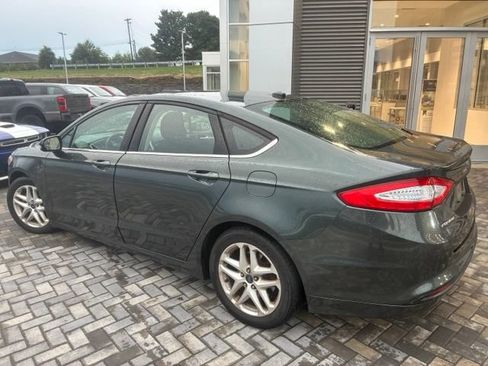 Used 2016 Ford Fusion SE w/ SE Cold Weather Package FWD image 5