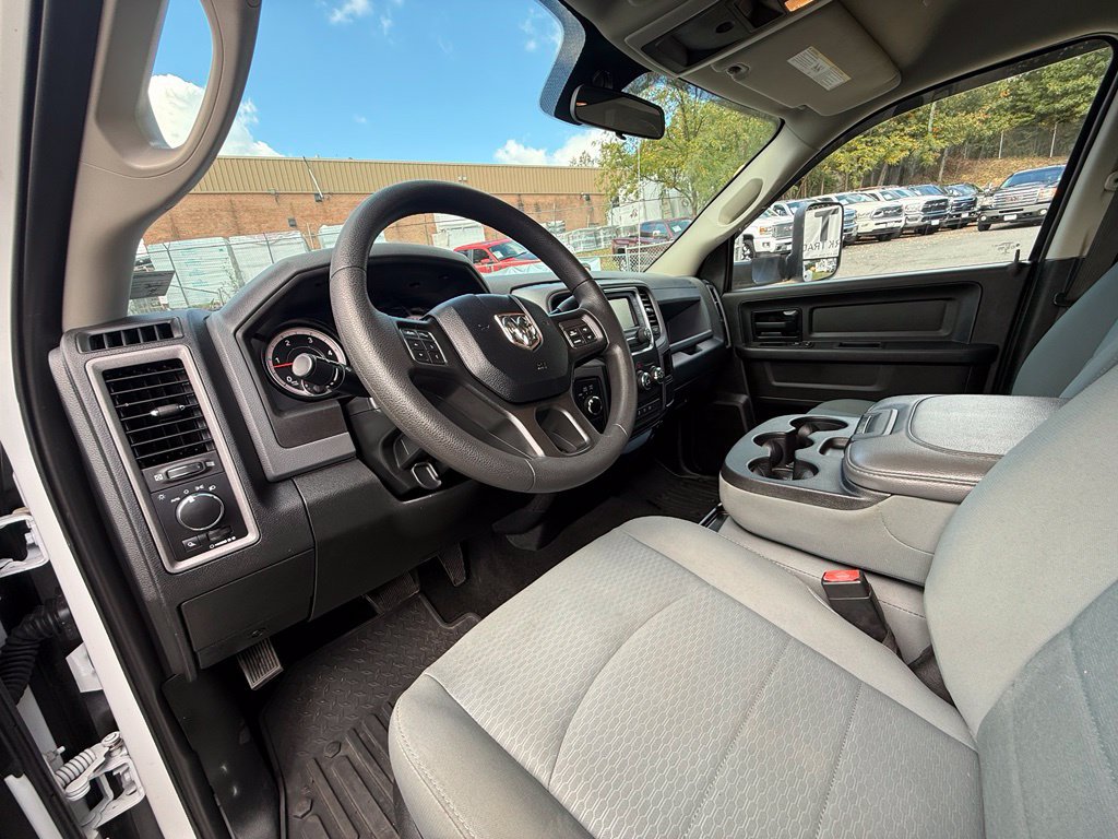 Used 2018 RAM 3500 Tradesman w/ Chrome Appearance Group AWD/4WD image 24