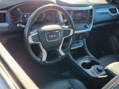 Used 2020 GMC Acadia SLT w/ Premium Package image 3
