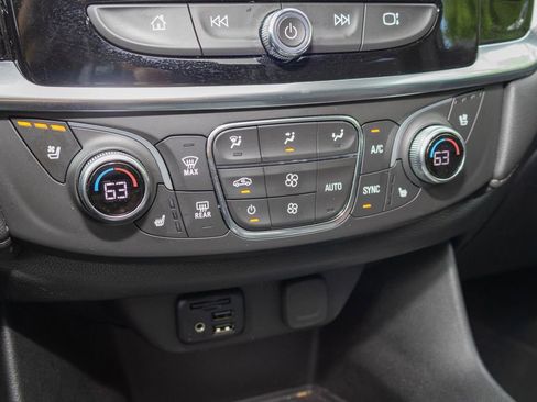 Used 2023 Chevrolet Traverse High Country AWD/4WD image 23