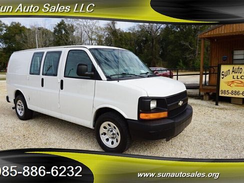 Used 2010 Chevrolet Express 1500 RWD image 1