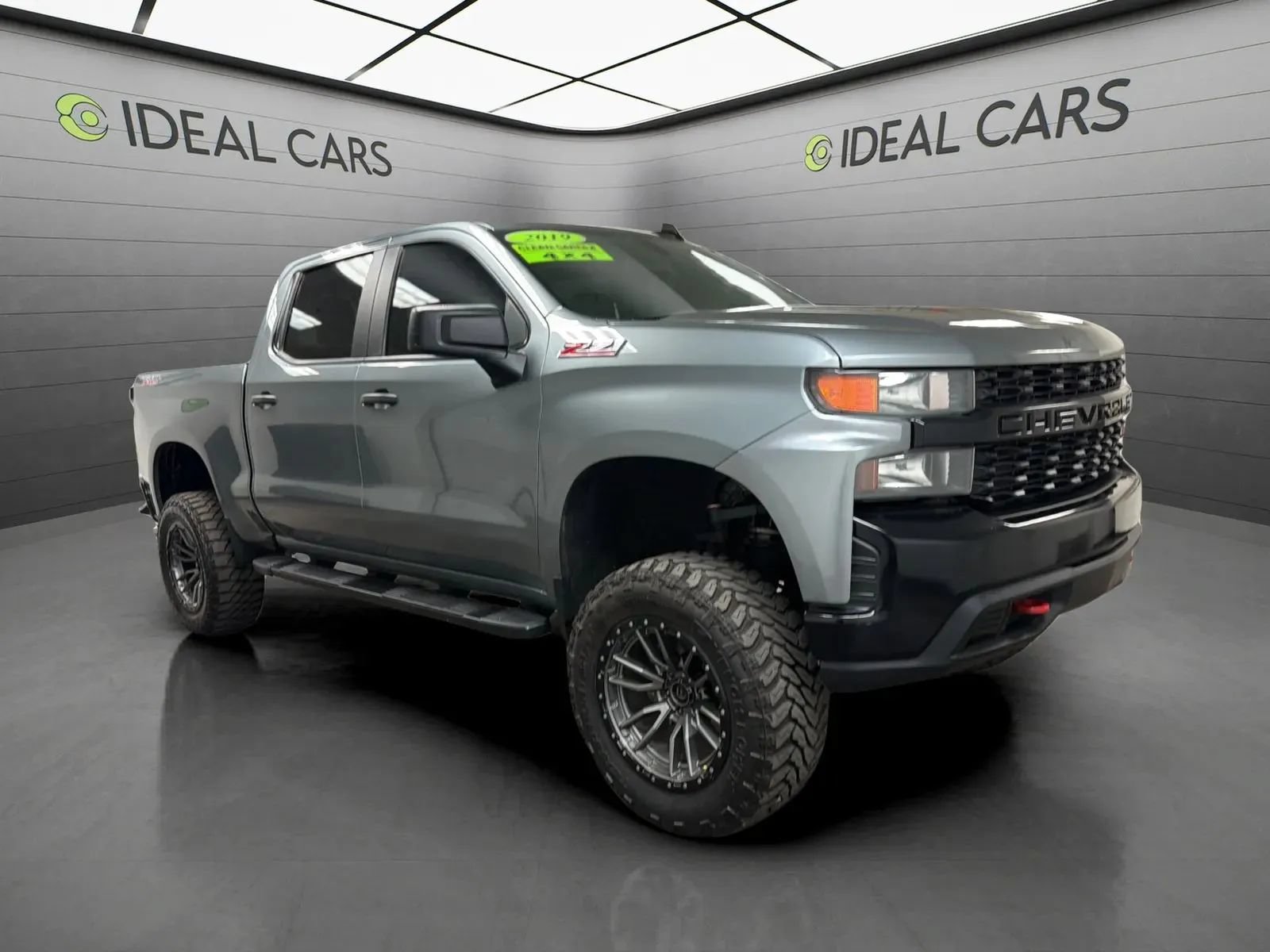 Used 2019 Chevrolet Silverado 1500 Custom Trail Boss w/ Custom Convenience Package AWD/4WD image 3