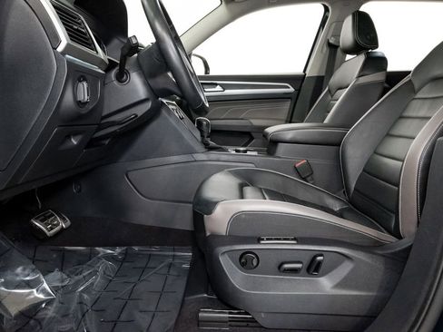 Used 2023 Volkswagen Atlas SEL Premium image 13