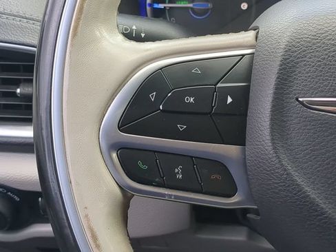 Used 2019 Chrysler Pacifica Limited w/ Advanced Safetytec Group FWD image 31