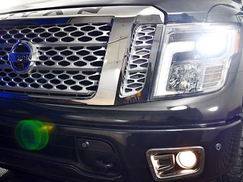 Used 2017 Nissan Titan Platinum Reserve image 13
