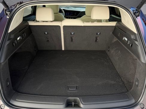 Used 2022 Buick Envision Avenir w/ Technology Package II image 21