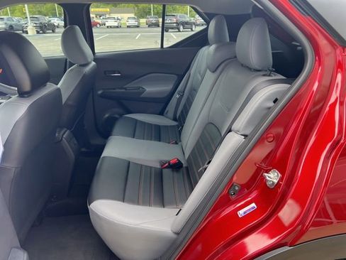 Used 2023 Nissan Kicks SR w/ SR Premium Package FWD image 18