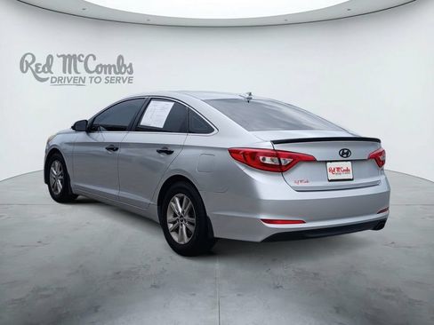 Used 2015 Hyundai Sonata SE w/ Option Group 09 FWD image 4