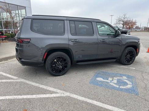New 2025 Jeep Wagoneer Series II w/ Convenience Group I image 34