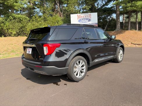 Used 2024 Ford Explorer XLT w/ Equipment Group 202A AWD/4WD image 6