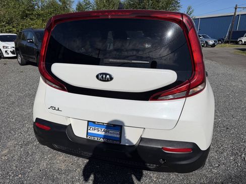 Used 2020 Kia Soul LX FWD image 4