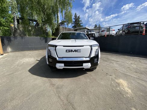Used 2025 GMC Sierra EV Denali AWD/4WD image 9