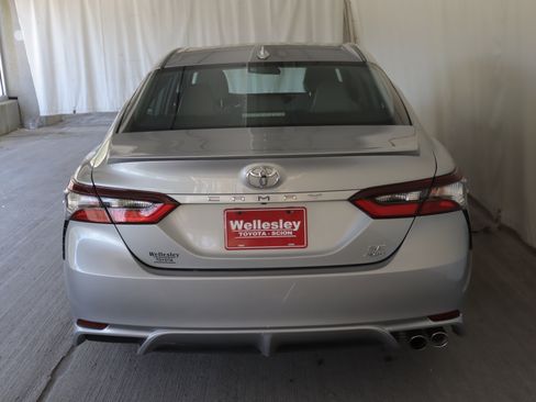 Used 2023 Toyota Camry SE AWD/4WD image 25