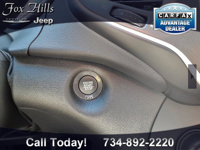 Used 2019 Jeep Cherokee Trailhawk AWD/4WD image 24