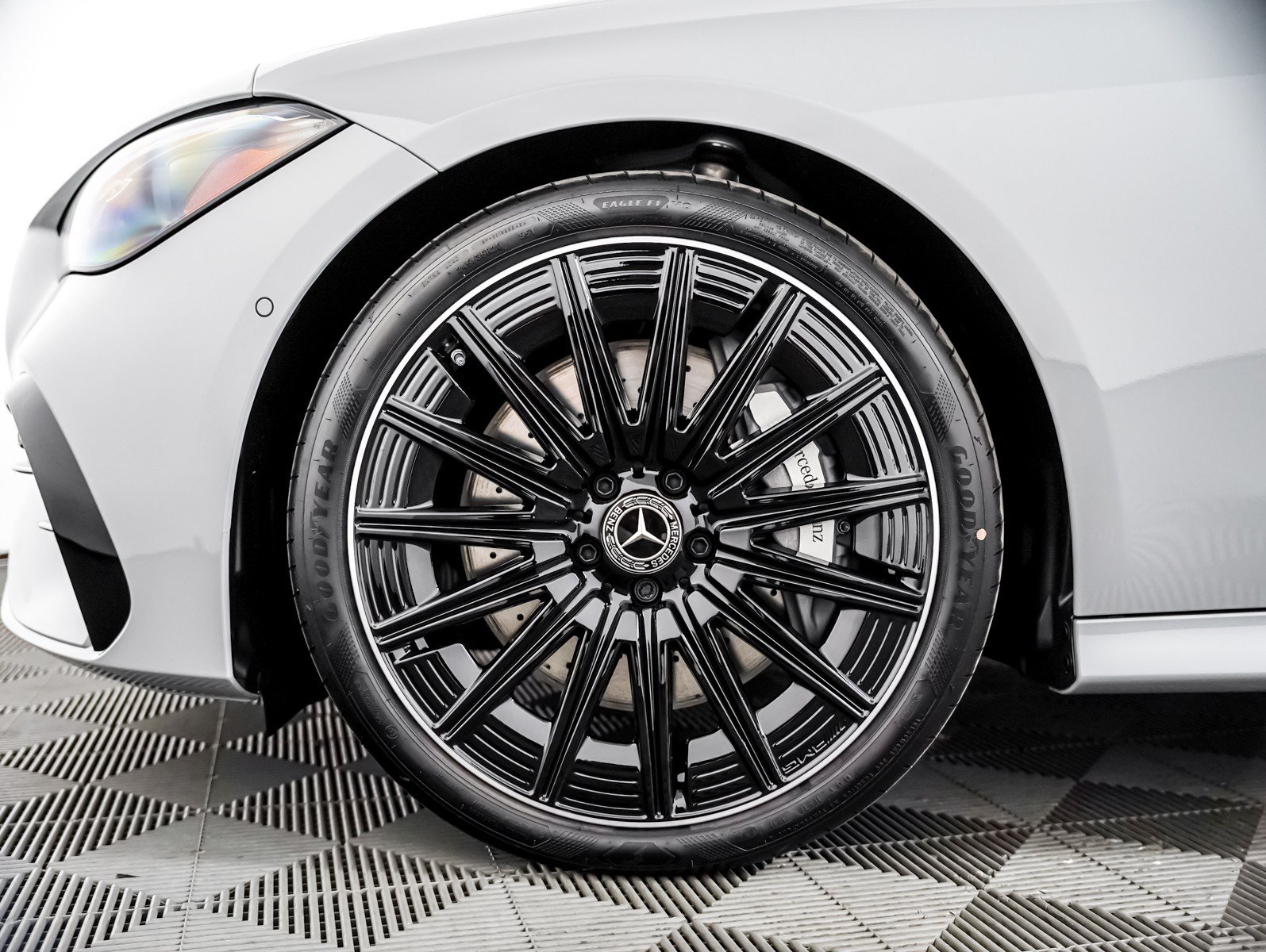 New 2026 Mercedes-Benz CLE 450 4MATIC Coupe image 4