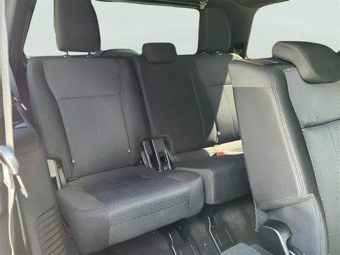 Used 2020 Ford Expedition XLT image 18