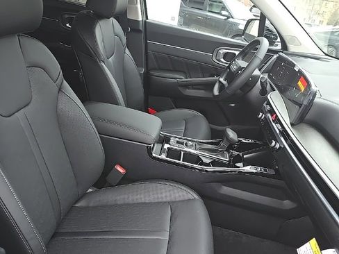 New 2026 Kia Sorento SX image 8