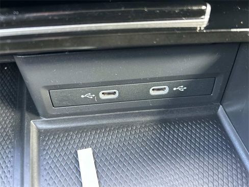 Used 2024 Volkswagen Atlas SEL Premium R-Line image 32