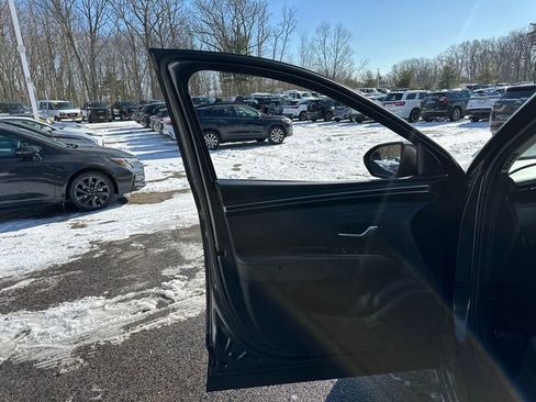 Used 2023 Hyundai Tucson SE image 20