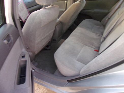 Used 2003 Toyota Camry LE image 3