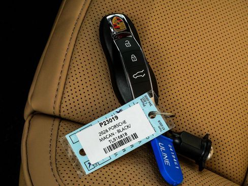 Certified 2026 Porsche Macan Turbo AWD/4WD image 40