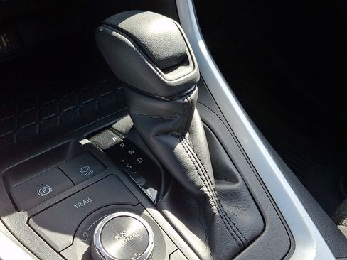 Certified 2025 Toyota RAV4 LE AWD/4WD image 15