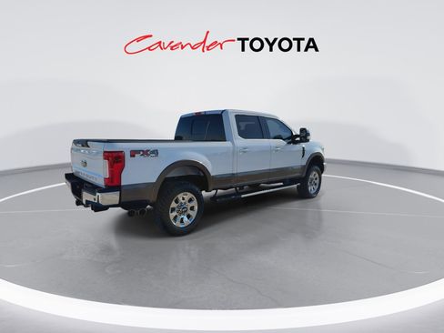 Used 2017 Ford F250 Lariat w/ Chrome Package image 8