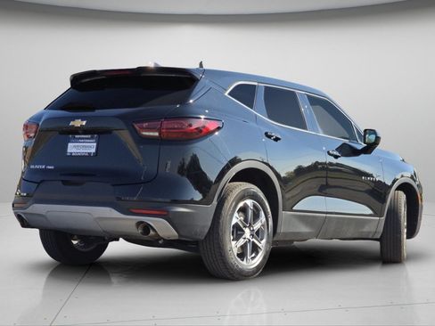 Used 2025 Chevrolet Blazer LT AWD/4WD image 16