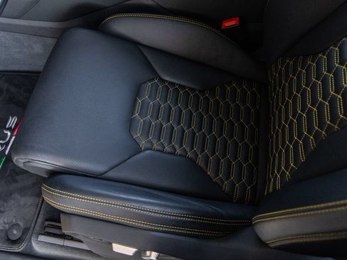 Used 2021 Lamborghini Urus AWD/4WD image 28