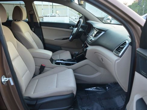 Used 2016 Hyundai Tucson Sport image 9