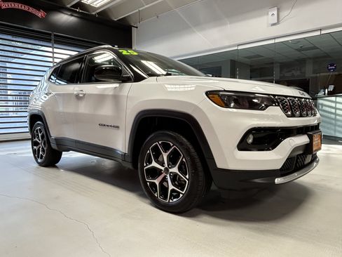 Certified 2025 Jeep Compass Limited w/ Sun & Sound Group AWD/4WD image 13
