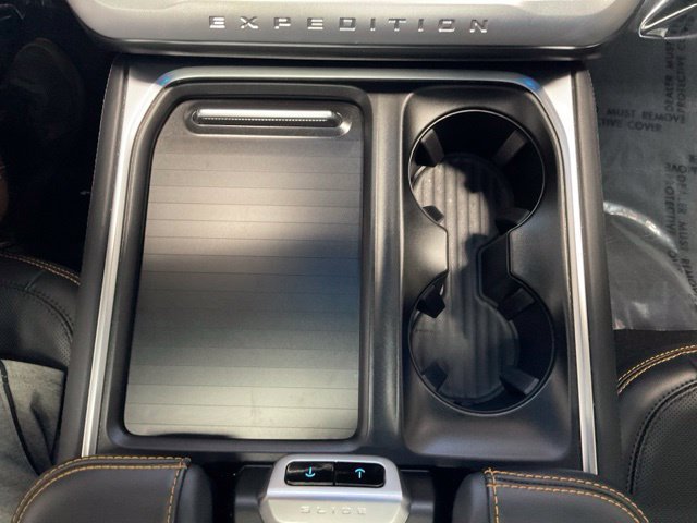 Used 2025 Ford Expedition Tremor AWD/4WD image 41