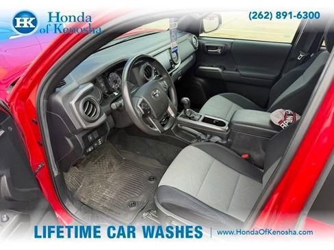 Used 2022 Toyota Tacoma TRD Off-Road w/ Technology Package image 6