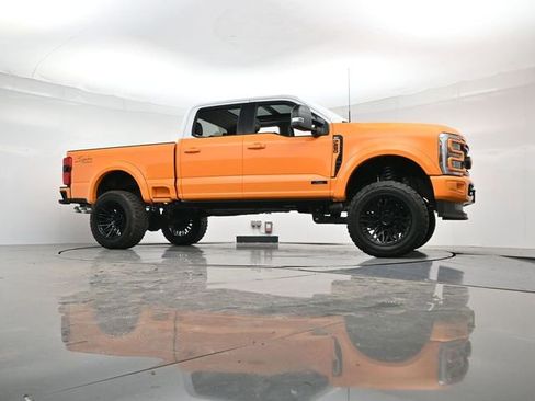 New 2025 Ford F250 XLT w/ Black Appearance Package image 32