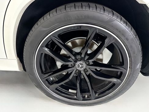 Used 2024 Mercedes-Benz GLS 450 4MATIC image 31