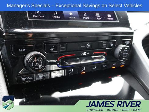 Used 2024 Jeep Grand Cherokee L Laredo AWD/4WD image 38