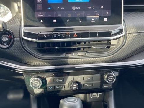 Used 2022 Jeep Compass Altitude image 22