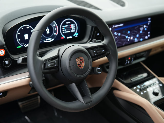 Certified 2026 Porsche Cayenne AWD/4WD image 6