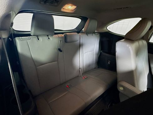Certified 2023 Toyota Highlander XLE image 26