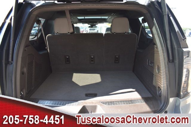 Used 2025 Chevrolet Suburban Z71 w/ Comfort Package AWD/4WD image 11