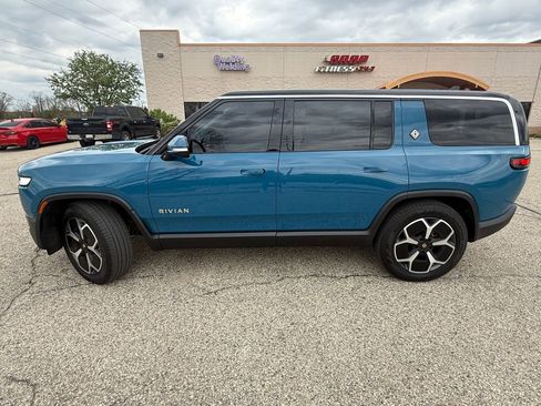 Used 2023 Rivian R1S Adventure AWD/4WD image 2