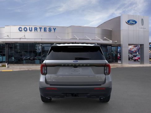 New 2026 Ford Explorer Active AWD/4WD image 5
