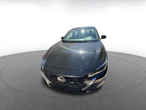 Used 2025 Nissan Sentra S image 3